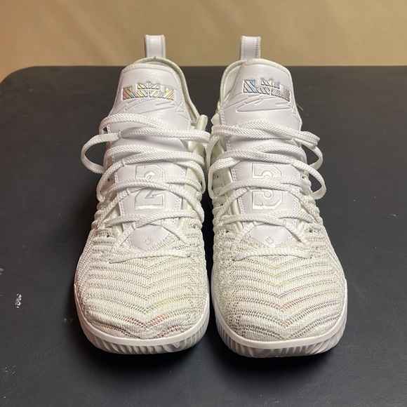 These are in great shape just to small for me. - Picture 2 of 7